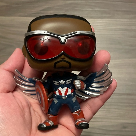 Funko Pop Marvel Captain America - Picture 1 of 6